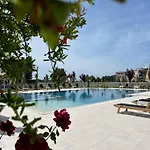Tea Residence, Gjiri I Lalzit Delux *