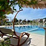Tea Residence, Gjiri I Lalzit Delux دراس