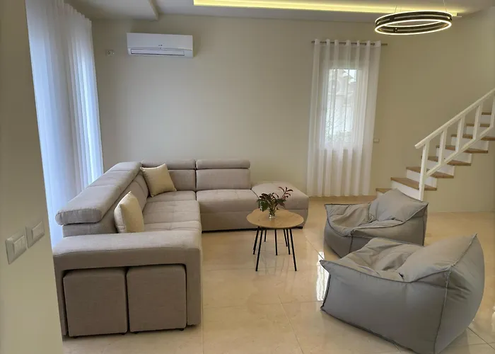 Tea Residence, Gjiri I Lalzit Delux Willa